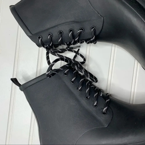 Madewell The Lace-Up Lugsole Rain Boot - Picture 6 of 11